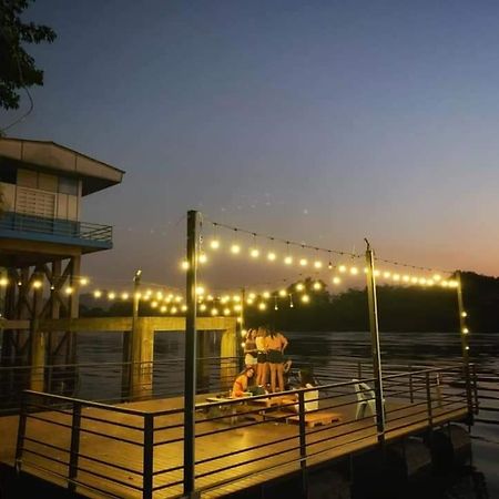 T & T Hostel Kanchanaburi by Eksteriør bilde