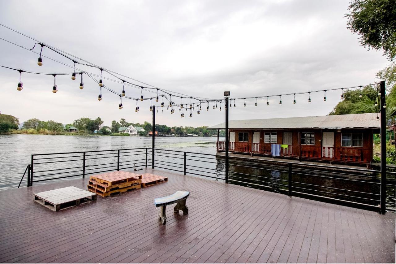 T & T Hostel Kanchanaburi by Eksteriør bilde