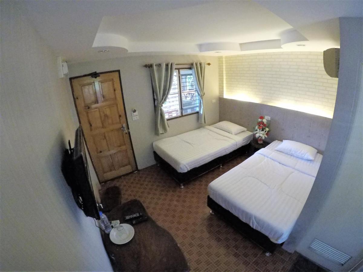 T & T Hostel Kanchanaburi by Eksteriør bilde