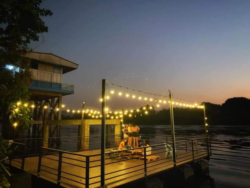 T & T Hostel Kanchanaburi by Eksteriør bilde
