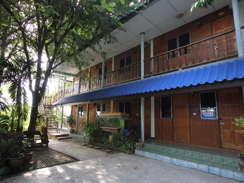 T & T Hostel Kanchanaburi by Eksteriør bilde